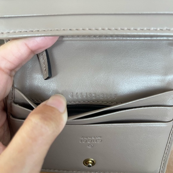 Gucci Wallet 100%Authentic - Picture 7 of 8